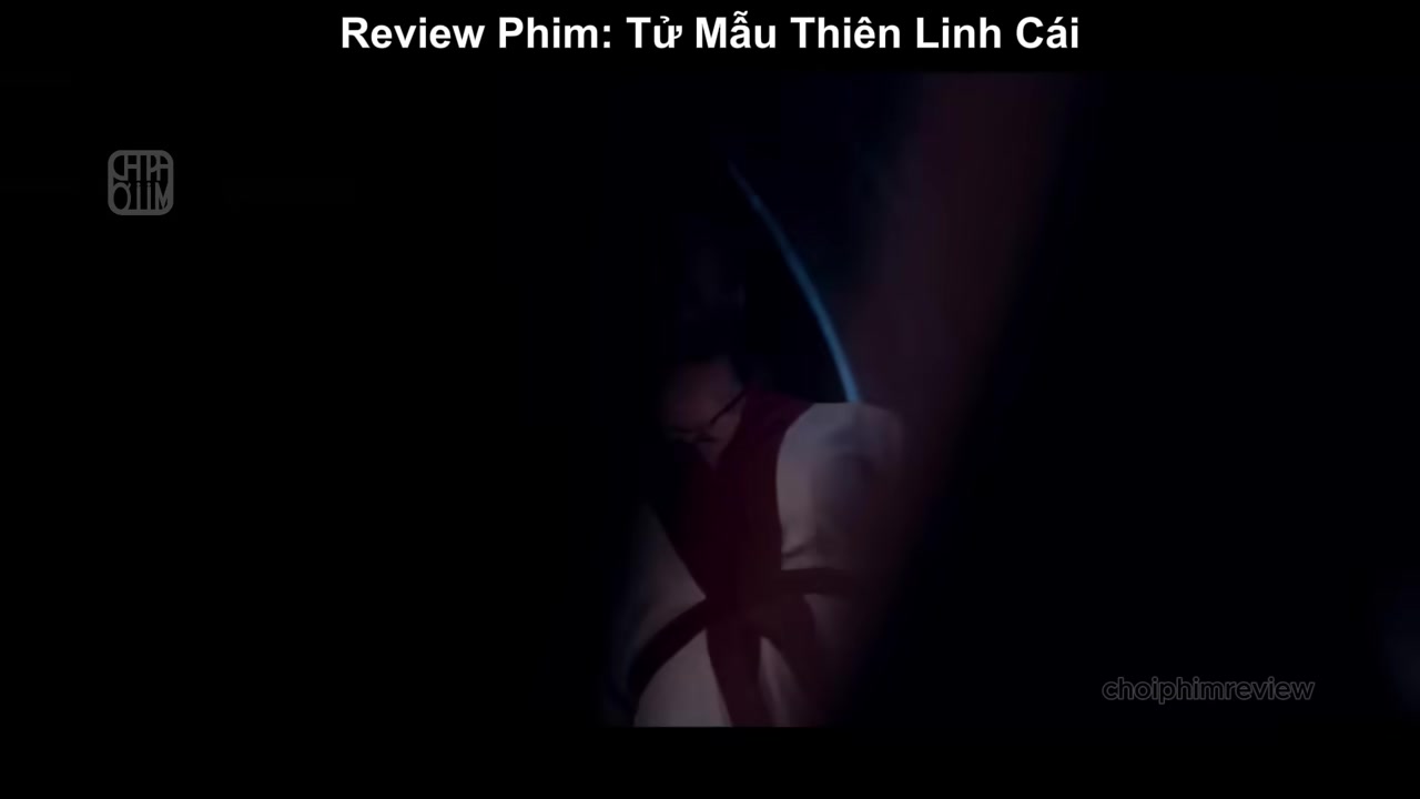 Cảnh Linh và Long đứng trên bờ biển, nhìn về hòn đảo chứa đầy ký ức kinh hoàng, khép lại câu chuyện.