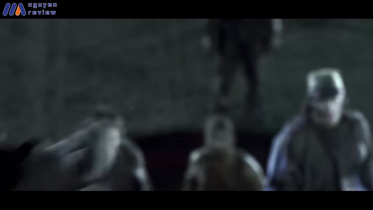 Cảnh quyết đấu kinh điển trong nhà máy giữa Gabriel và Gabe Law - hai phân thân cuối cùng.