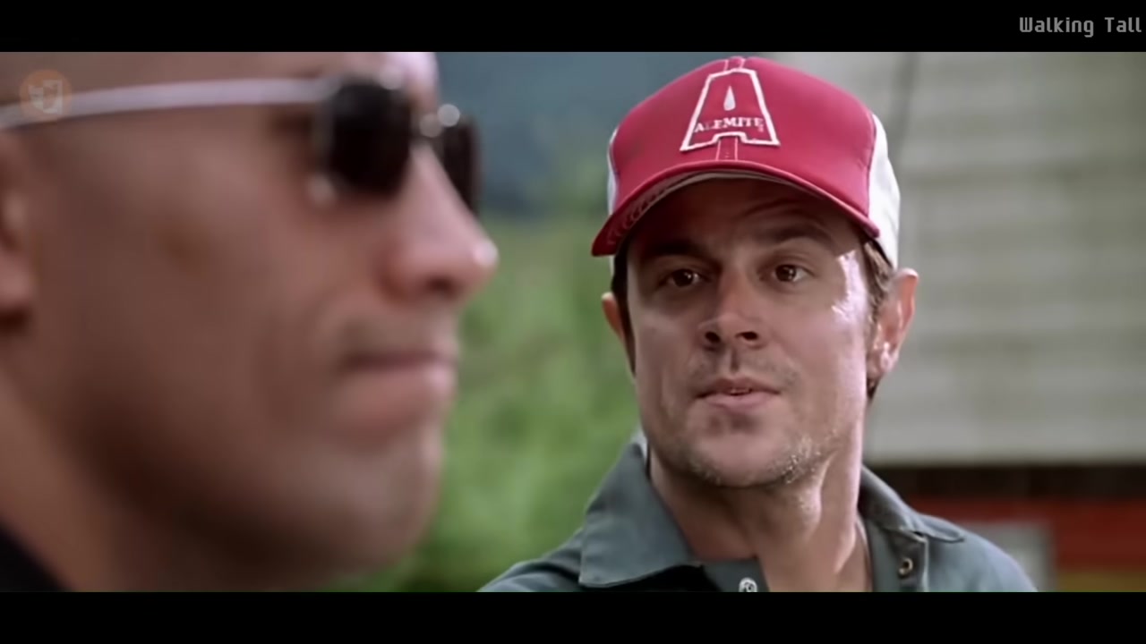 Chris gặp lại người bạn cũ Dwayne, cuộc hội ngộ đầy cảm xúc sau nhiều năm xa cách.