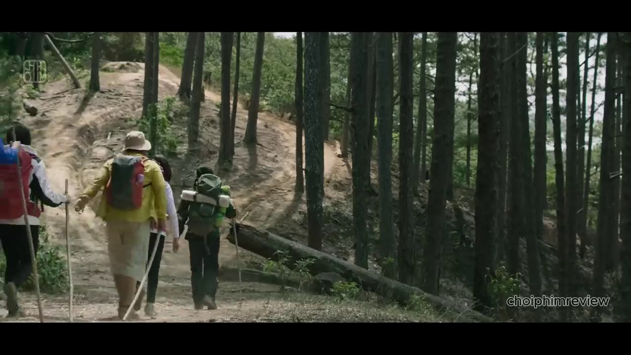 Cảnh nhóm bạn cãi vã dữ dội trong chòi trú tạm giữa rừng sâu, bí mật và lòng nghi kỵ bùng nổ.