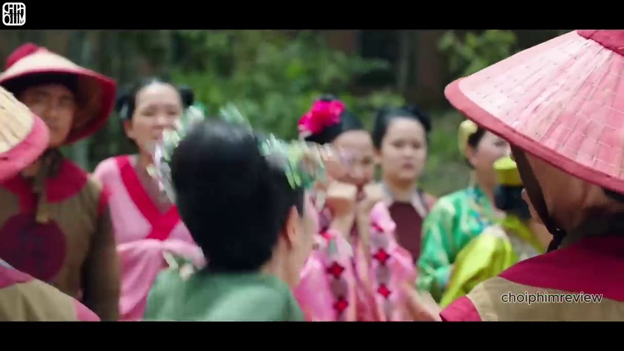 Cảnh Quyền cưỡi bò vượt qua đích, giành chiến thắng cho nước Nam trước sứ thần nước ngoài.