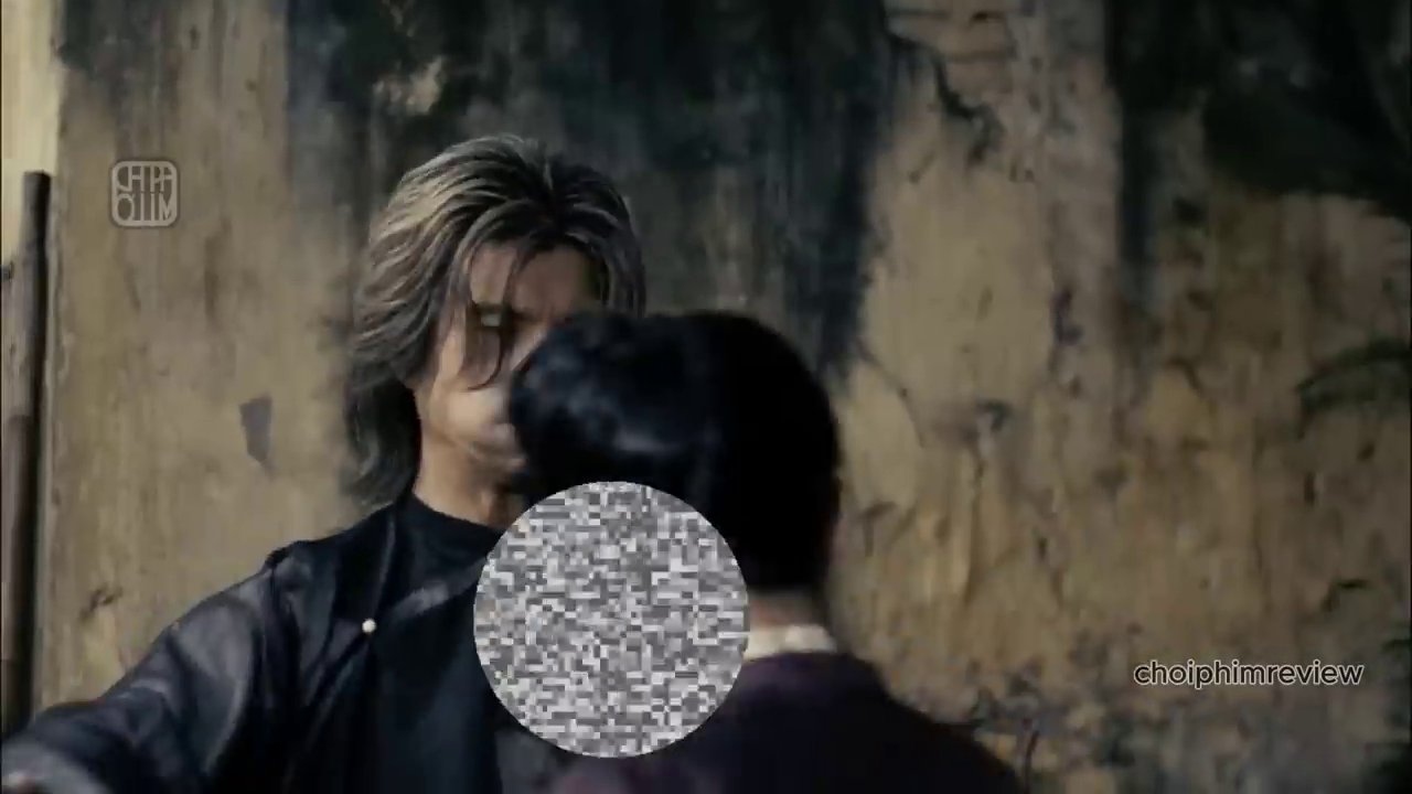 Cảnh đối đầu căng thẳng giữa Thủy và Sĩ, nơi võ thuật và ý chí được thử thách.