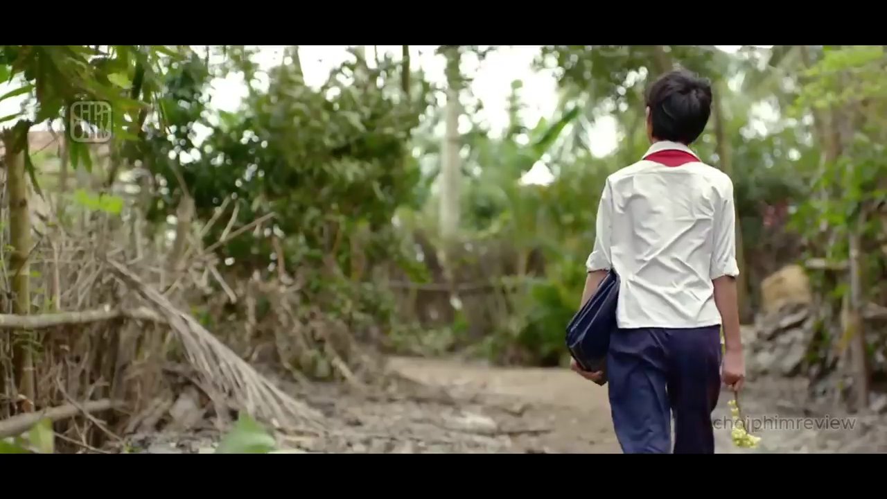 Cảnh Thiếu chăm sóc Tường trong bệnh viện với vẻ mặt đầy hối hận.