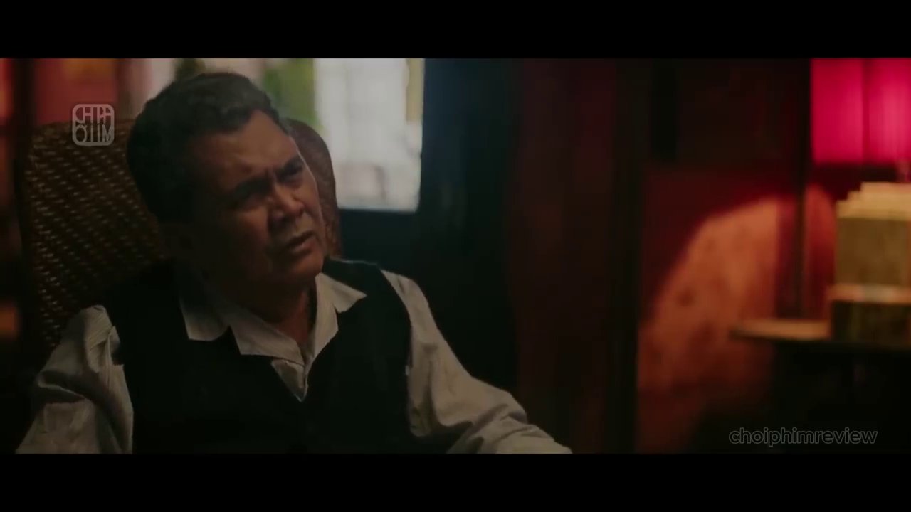 Cảnh Quyên và Yên đối mặt trong căn biệt thự tối om, không khí căng thẳng đến nghẹt thở.