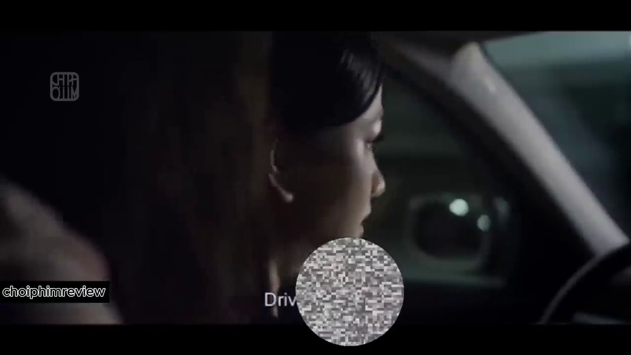 Cảnh cuối đầy ý nghĩa: Hương vứt tờ báo đưa tin về bộ phim 