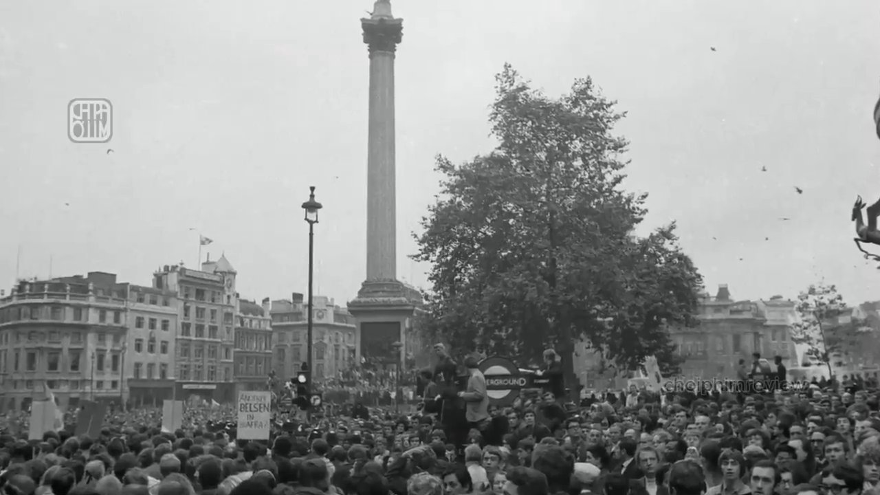 Khoảnh khắc Michiko lần đầu gặp mẹ của nhạc sĩ Trịnh Công Sơn tại nhà riêng.