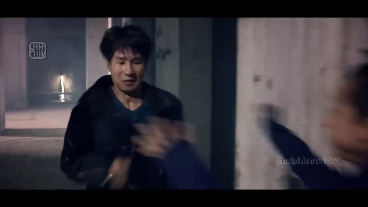 Khoảnh khắc xúc động khi toàn đoàn phim đồng lòng làm việc không công để tiếp tục dự án.