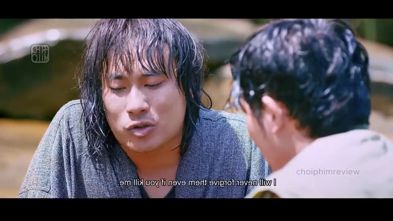 Khoảnh khắc Christie, trong mưa, đau đớn thú nhận sự thật với bộ ba sau khi nghĩ họ đã gặp nạn.